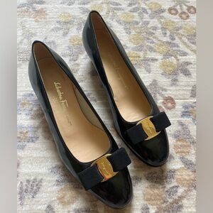 Salvatore Ferragamo Pumps Black Patent Leather Size 7.5 originally $595
